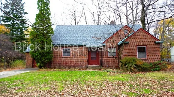 1619 Wood Rd photo 1