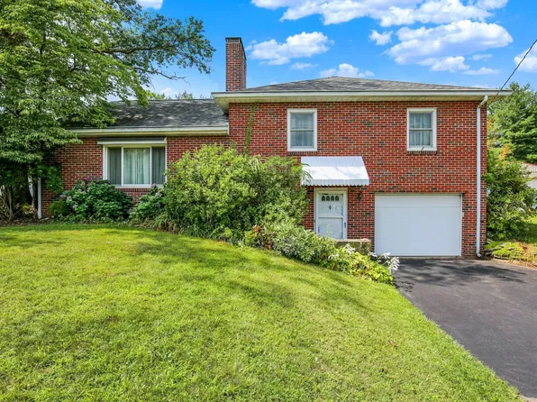 369 E Fulton St, Ephrata, PA 17522