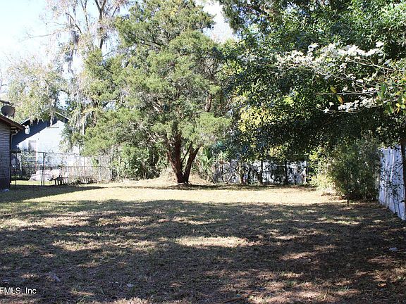 3rd image of 412 NIXON Street