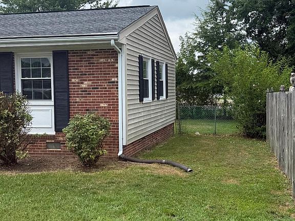 3rd image of 4112 Midway St
