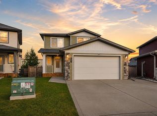 137 W Hampton Cres, Sylvan Lake, AB T4S0N2