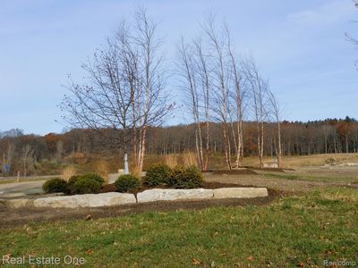 5 Park Ridge Rd, White Lake, MI, 48386