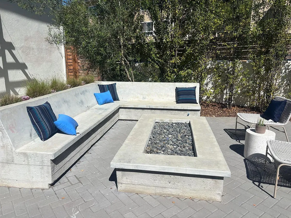 Building Photo - 2160 Ortega Hill Rd #1