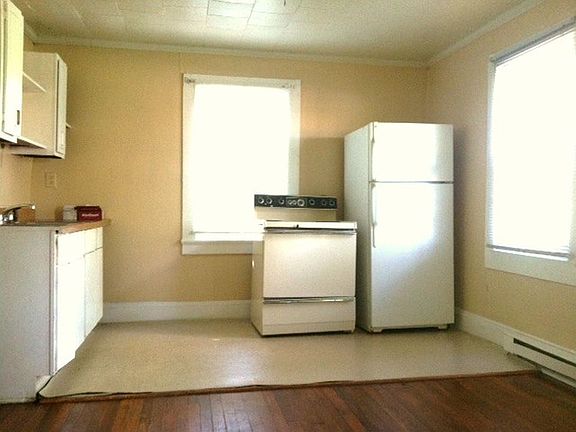 5th image of 4104 Glenwood Dr APT B