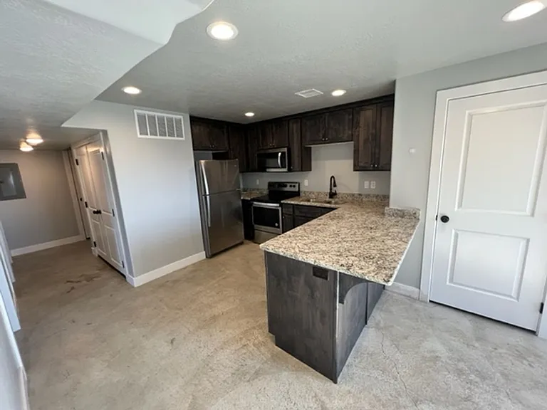583 N 400 E — Photo 18
