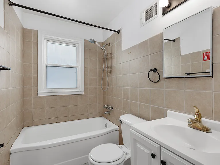 23023 Rosalind Ave — Photo 3