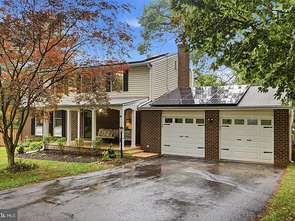 2nd image of 21 Bell Bluff Ct