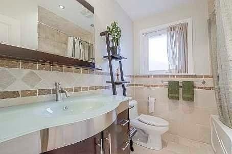 2nd image of 8 Appian Dr