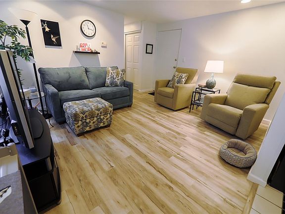 2nd image of 1245 N Race St APT 202