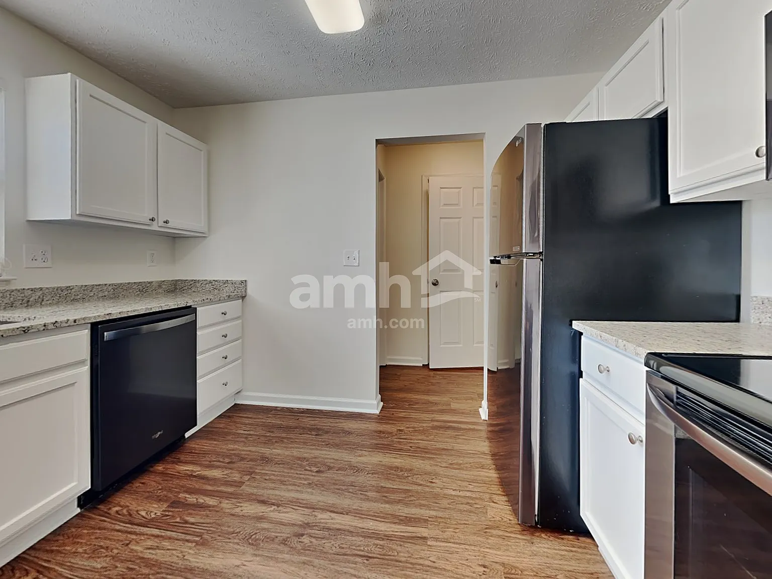 4 bed, 2.5 bath, 1824 sqft, $2,480 — Photo 3