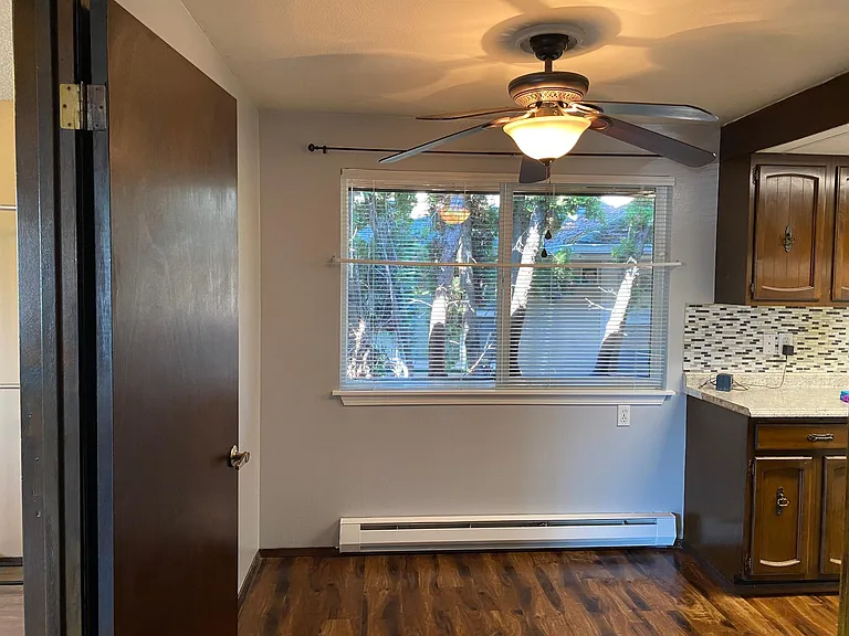 526 Shattuck Ave S #A — Photo 22