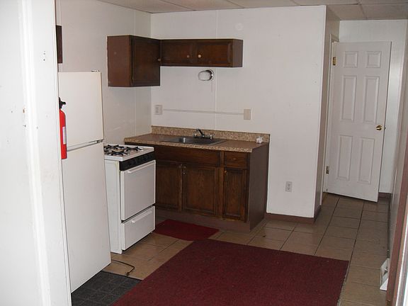 4th image of 2402 East Ave APT 04