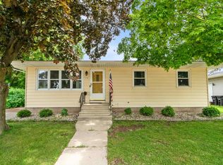 714 S Sawyer St, Oshkosh, WI 54902