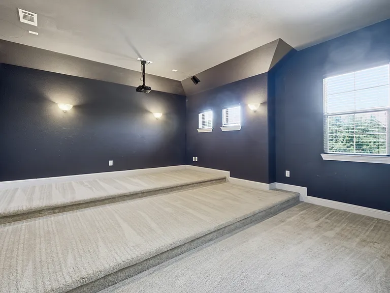 328 Anna Ave — Photo 23
