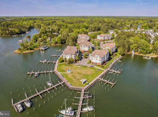 611 Oyster Bay Pl #201, Solomons, MD 20688