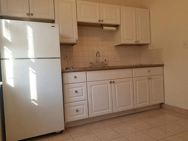 614 S Cloverdale Ave #10 — Photo 13