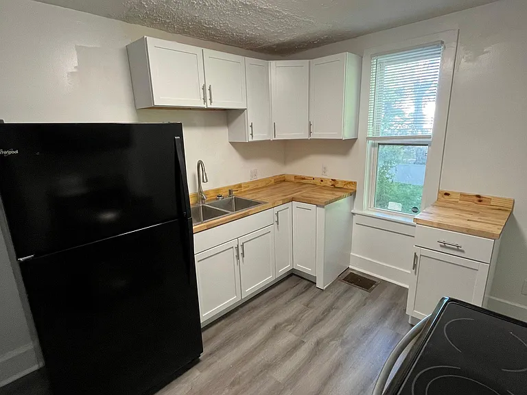 2943 N Park Ave — Photo 6