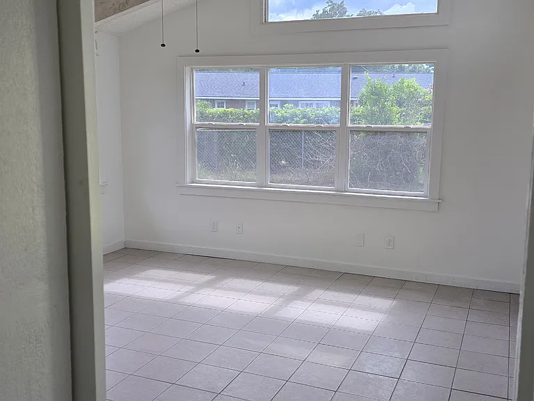 2100 Saddlewood Trl — Photo 12