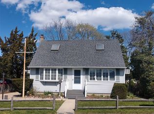 263 4th Ave, Bay Shore, NY 11706