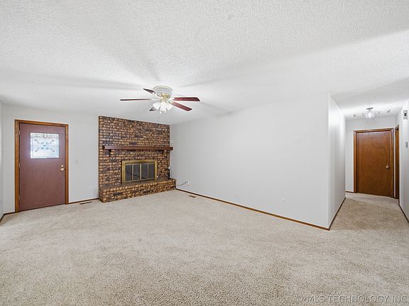 4th image of 12105 E 79th Ct N