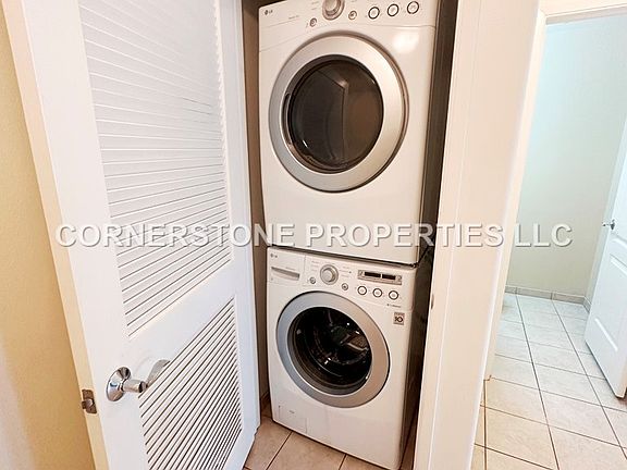3rd image of 92-1508 Aliinui Dr #904
