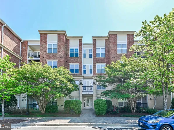 815 Branch Dr APT 401, Herndon, VA 20170