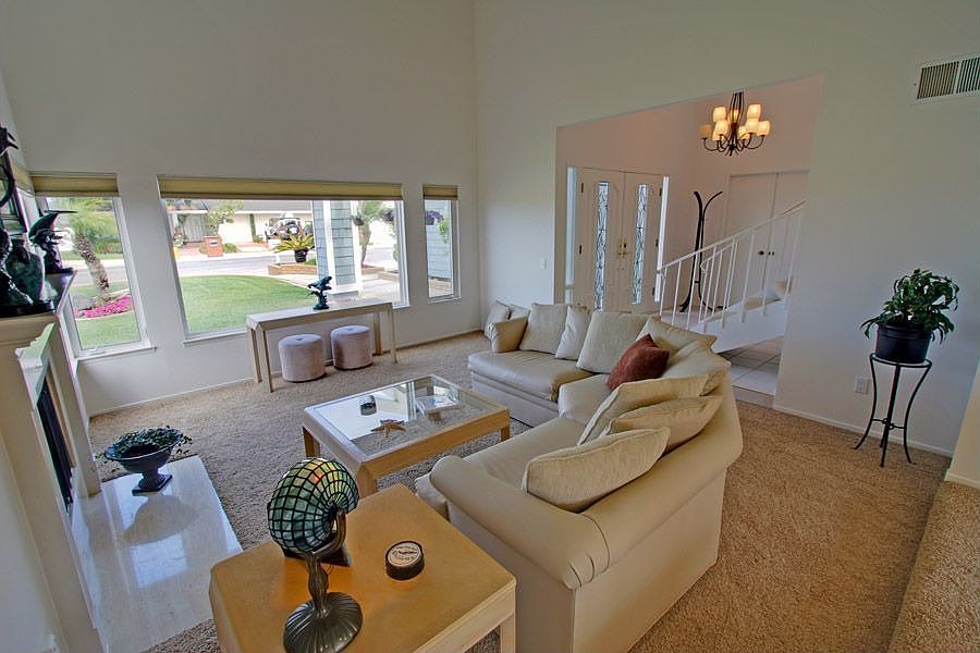 Step-Down LR  w views of Sunsets, Catalina Islands, Palos Verdes' Night Lights