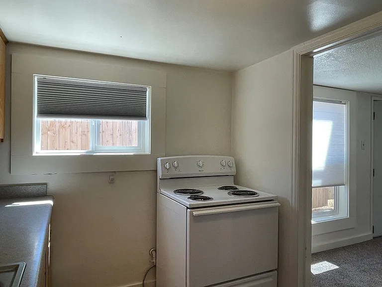 709.5 W Jackson St — Photo 6