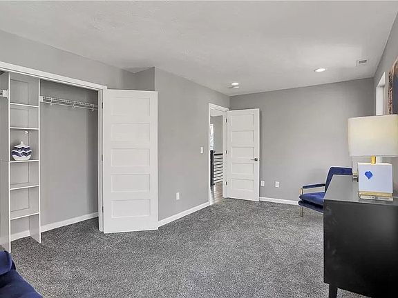 4th image of 2020 Woodlawn Ave