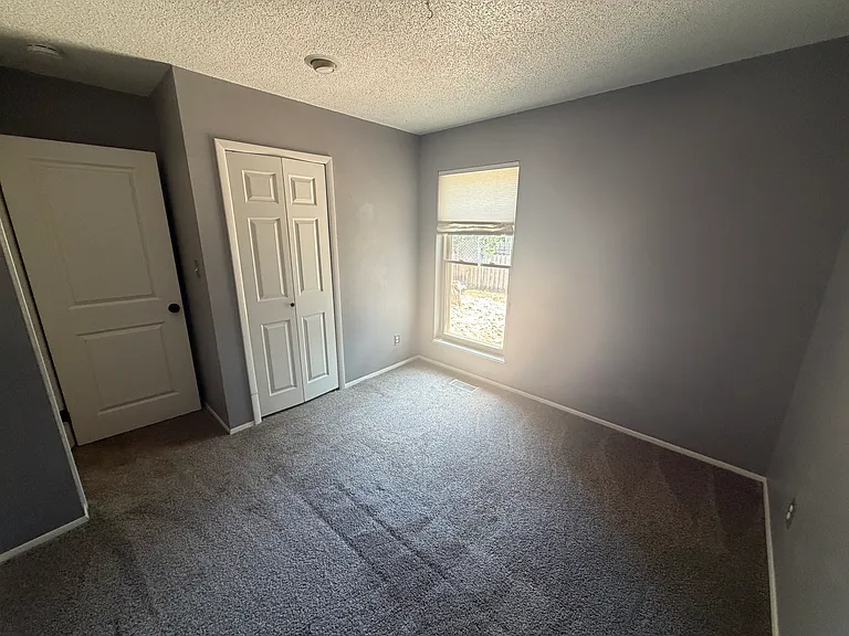 3819 S Midsummer Ln — Photo 15