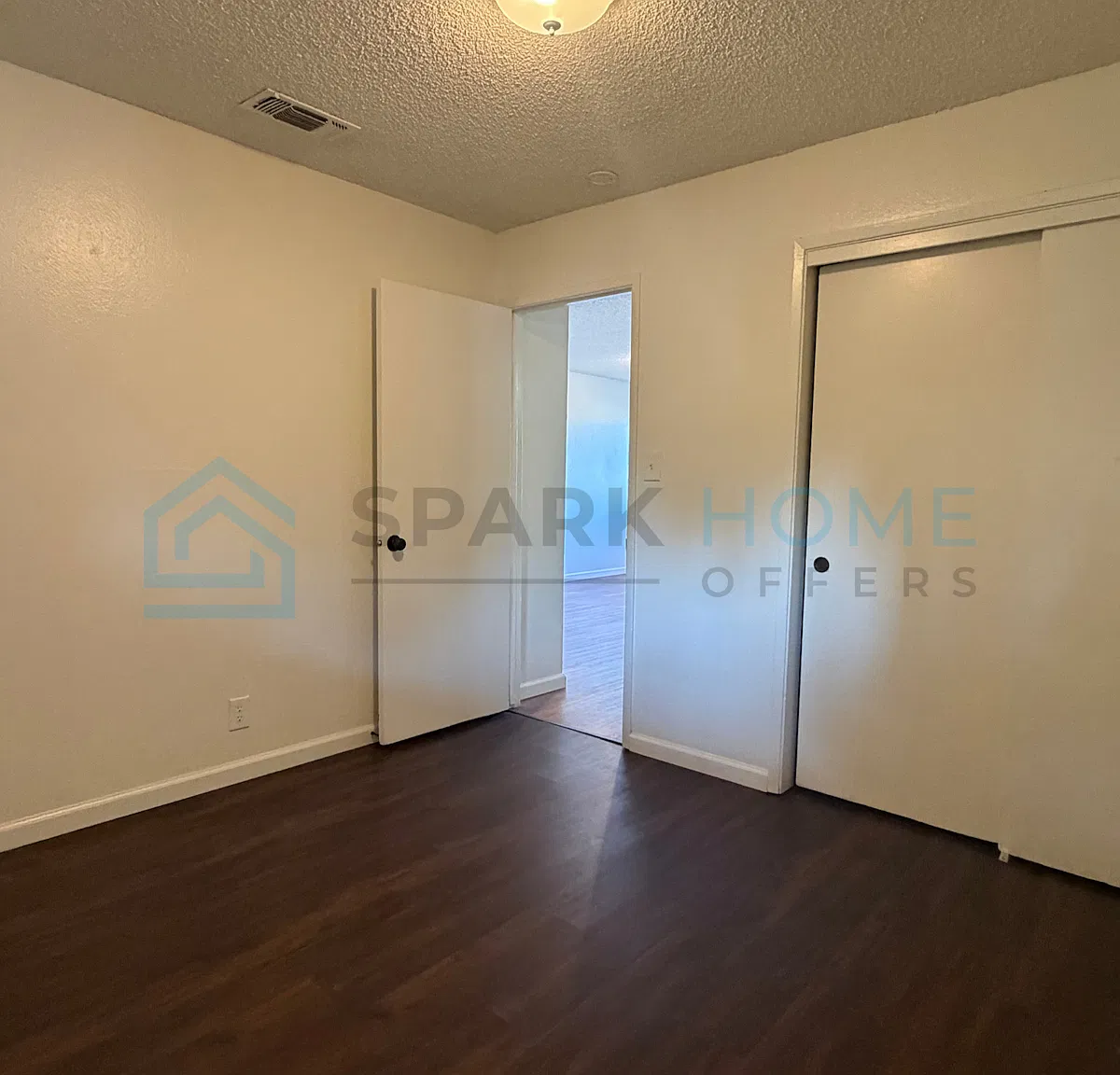 1902 Sheridan St — Photo 3