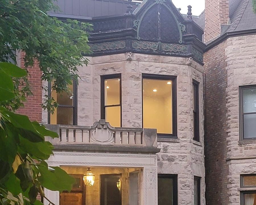 1st image of 650 W Wrightwood Ave #1