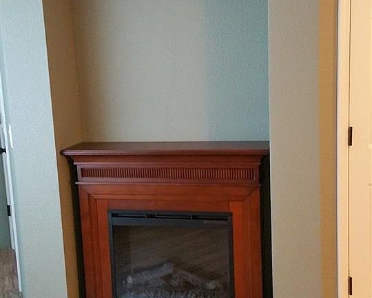 5th image of 2728 Laurel Dr