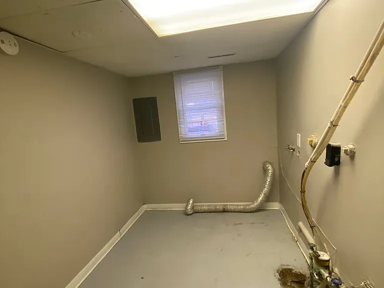 2120 E Caulder Ave — Photo 11