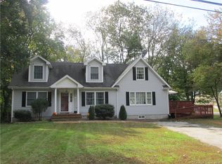 300 Broadbridge Rd, Bridgeport, CT 06610