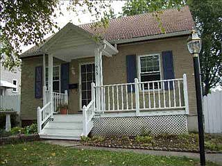 1st image of 615 Groveland Pl