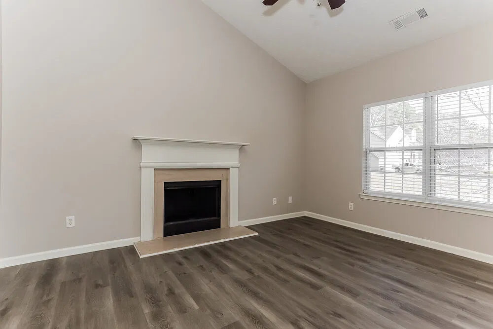 3 bed, 2.5 bath, 1506 sqft, $1,960 — Photo 4