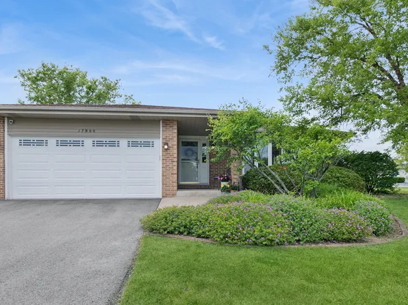 17900 Poplar Ln, Country Club Hills, IL 60478
