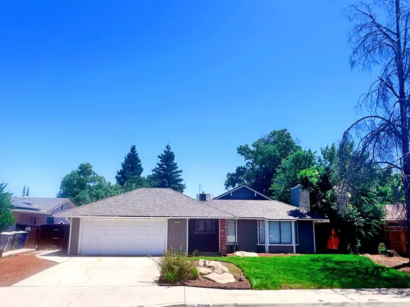 3099 Ezie Ave, Clovis, CA 93611