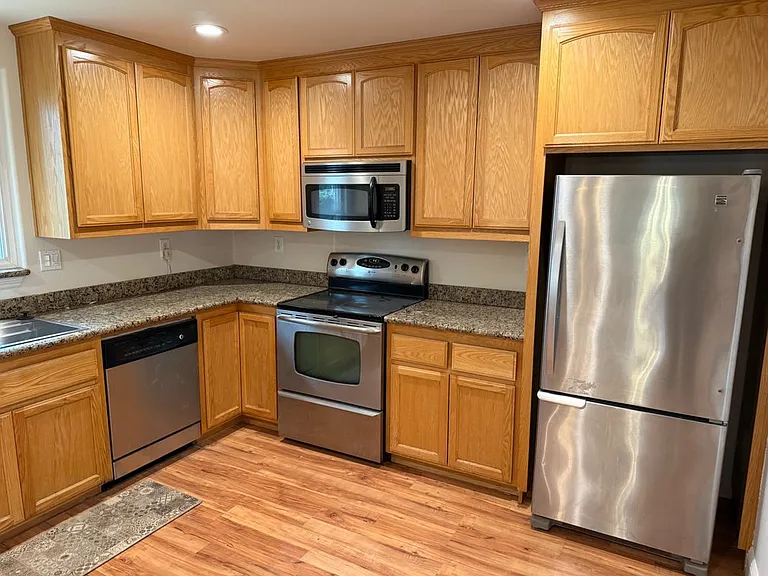 16656 Pinecrest Ct — Photo 3