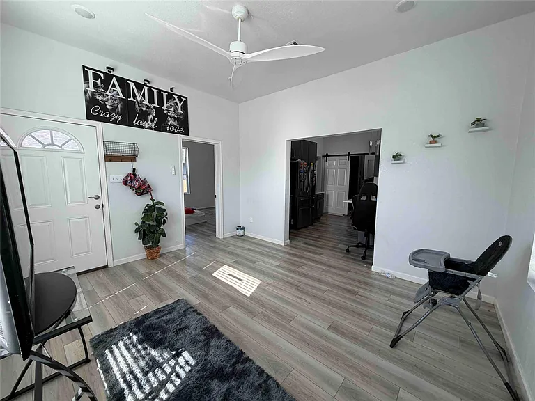 2400 Burkett St — Photo 10