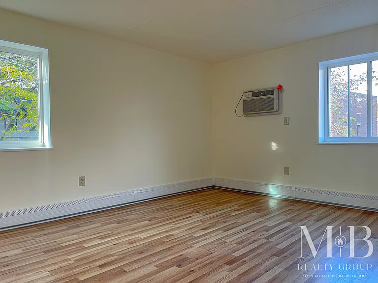 96 Sutherland Rd #12 — Photo 10
