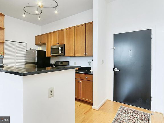 2nd image of 309 Holland Ln Unit 318