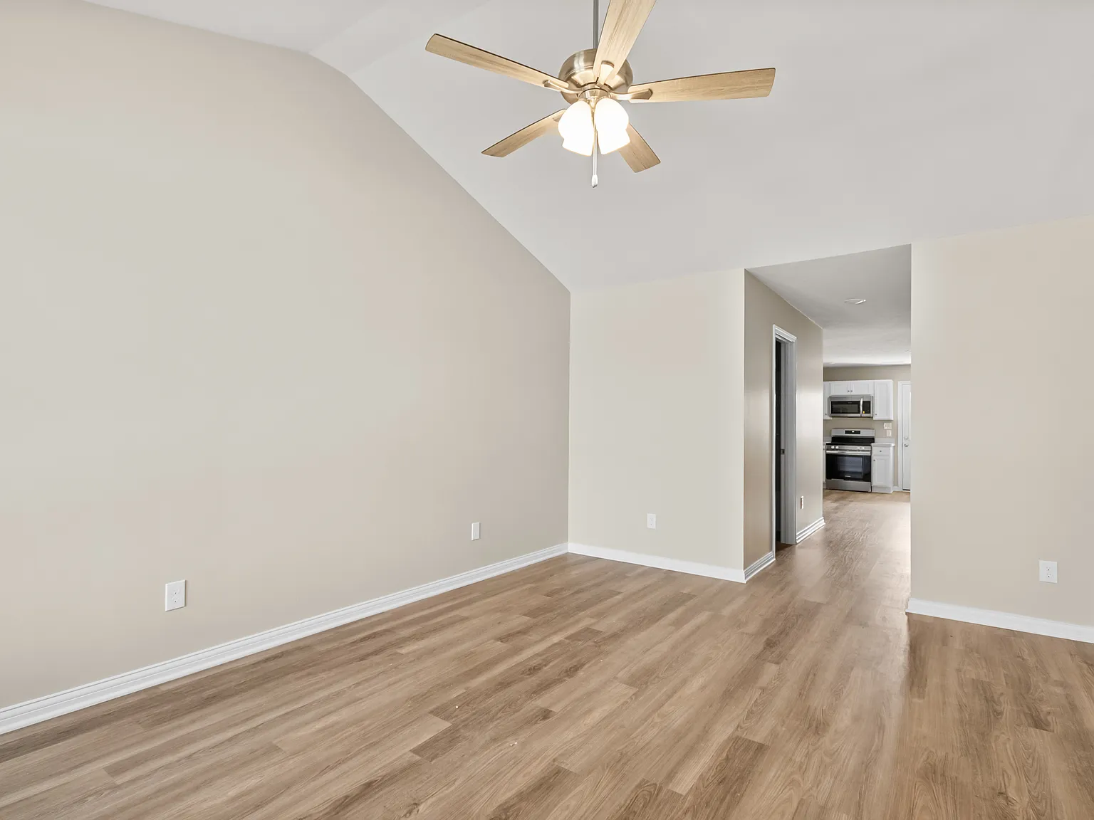 2 bed, 991 sqft, $1,350 — Photo 4