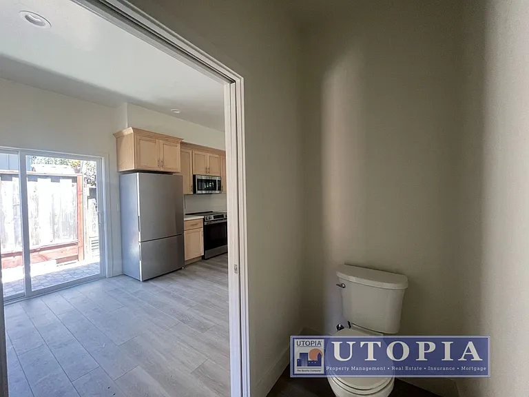 528 Dufour St #A — Photo 5