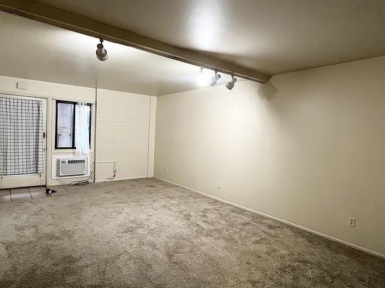 599 N Darwin St #9 — Photo 12