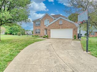 10 Sheridan Cir, Springboro, OH 45066