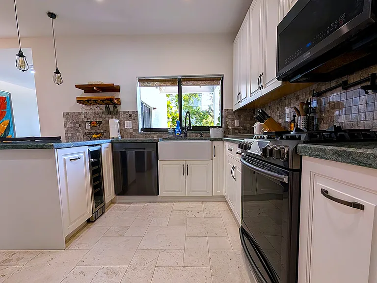 36 NW 46th St — Photo 17