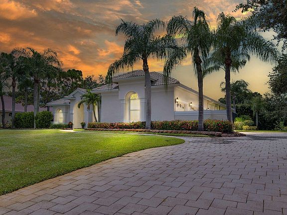 3rd image of 5068 SW Orchid Bay Drive