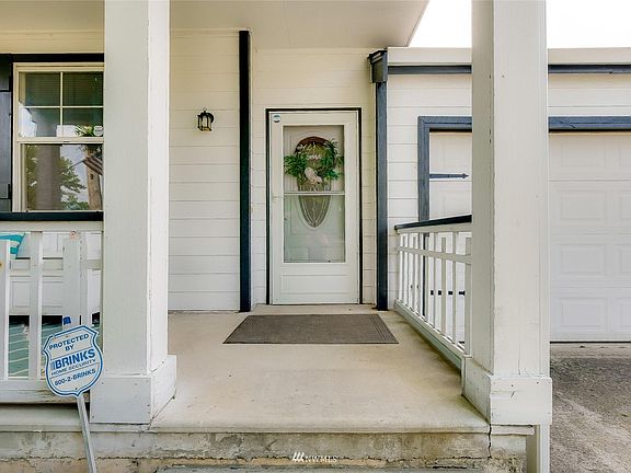 3rd image of 7068 Signal Ln NE